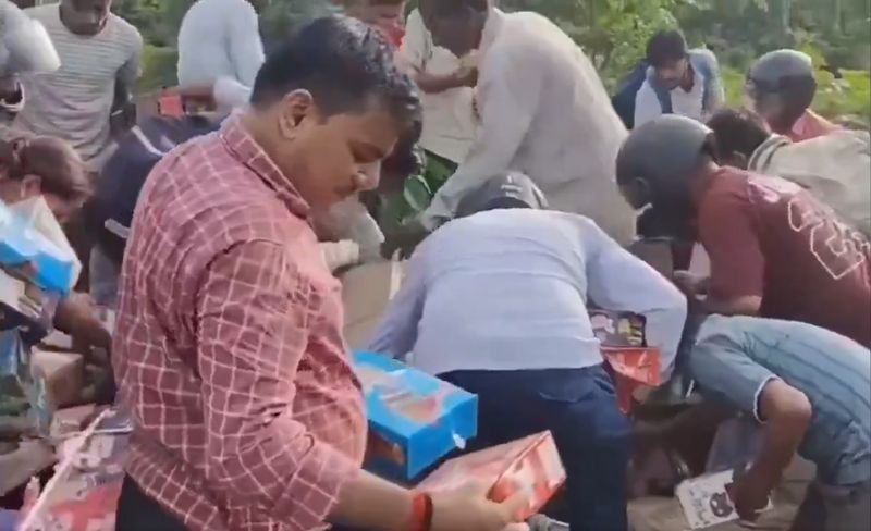 Heboh Tumpukan Cokelat Kedaluwarsa Dibuang di Jalan, Langsung Diserbu Warga