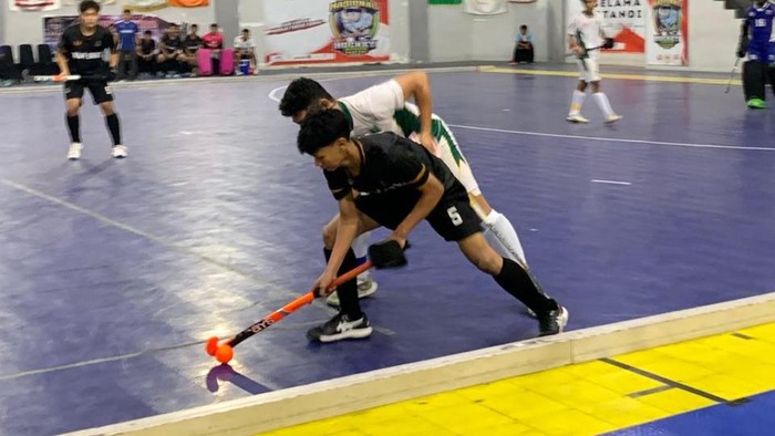 Kejuaraan Nasional (Kejurnas) Hoki Indoor 2026 telah berakhir. Jawa Barat sukses keluar sebagai juara di sektor putra Tier 1, sementara Jawa Timur tampil berjaya dengan merebut gelar juara sektor putri.