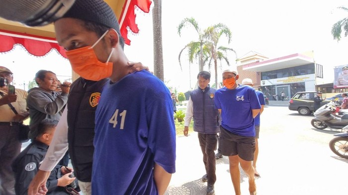 Polisi menggelar jumpa pers kasus tewasnya warga Bantul bernama Munil, Polres Bantul, Senin (31/8/2026)