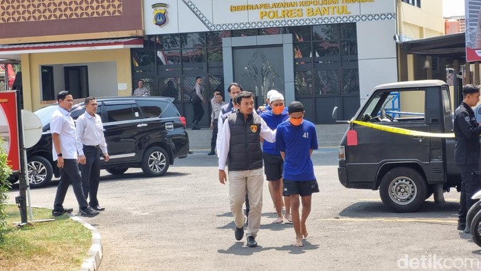 Polisi menggelar jumpa pers kasus tewasnya warga Bantul bernama Munil, Polres Bantul, Senin (31/8/2026)