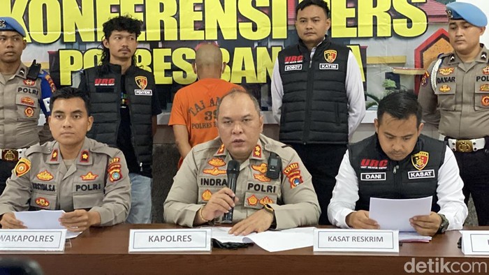 Kapolres Bangka AKBP Indra Feri Dalimunthe saat memberi keterangan.