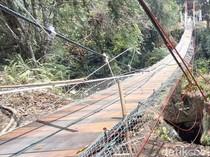 Jembatan Ambruk Usai Diresmikan, Dandim Pangandaran Minta Maaf