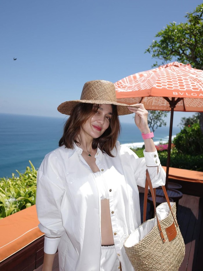Luna Maya jawab kabar hamil