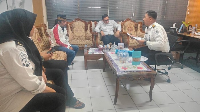 Mantan Bupati PPU AGM saat serah terima pembebasan bersyarat dari Lapas Kelas IIA Balikpapan. (dok Istimewa)