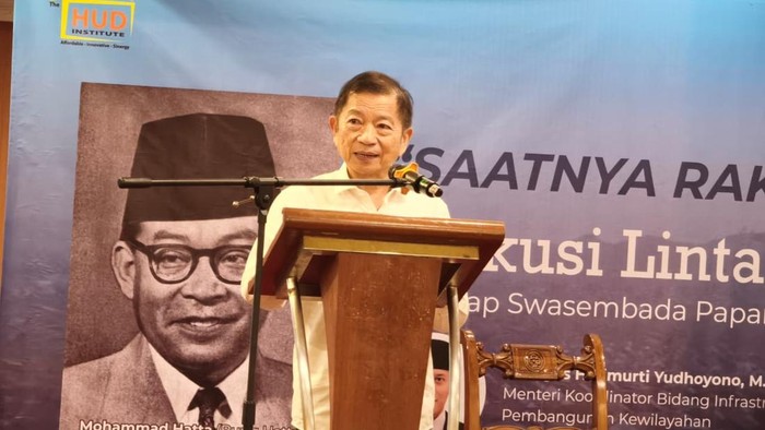 Mantan Menteri Perumahan Rakyat periode Presiden SBY, Suharso Monoarfa dalam acara Diskusi Lintasan Sejarah Perumahan Rakyat yang digelar oleh HUD Institute