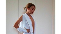 Kylie Minogue Nostalgia Outfit 'Can't Get You Out of My Head' Setelah 25 Tahun