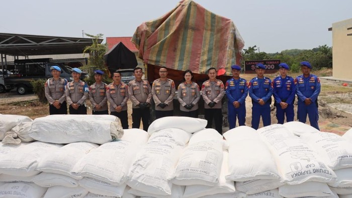 Tumpukan tepung yang dipakai untuk mengelabui petugas.