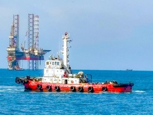 Kapal Mungil Ini Jadi Pengawal Tanker Migas di Balongan