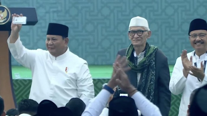 Prabowo Subianto pamer Kartanu saat menutup Muktamar NU