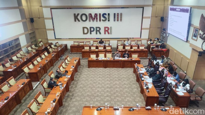 Rapat Komisi III DPR Soal RUU Perampasan Aset
