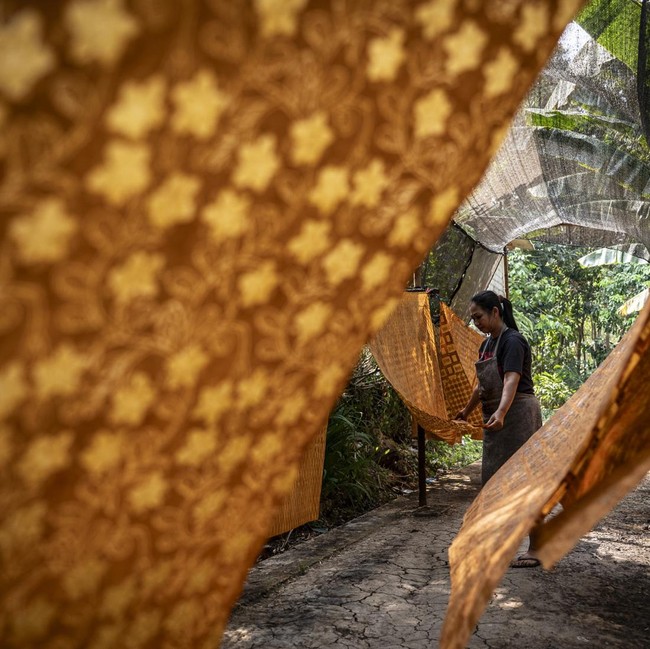 Sektor Tekstil Kian Dilirik, Investasi Semester I Capai Rp11,4 Triliun