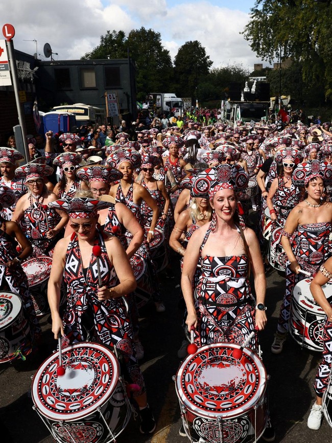 Semarak Karnaval Notting Hill 2026, Ribuan Peserta Tumpah Ruah di London