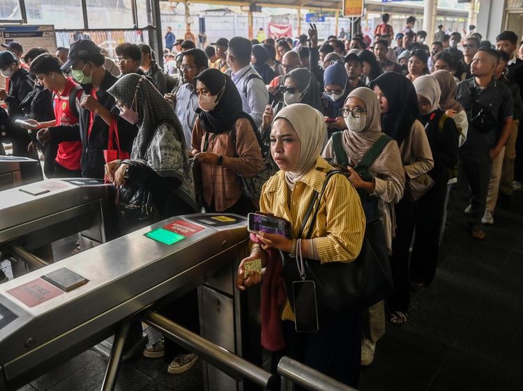 Stasiun Karet 1 September Ditutup Padahal Penumpangnya Sebanyak Ini