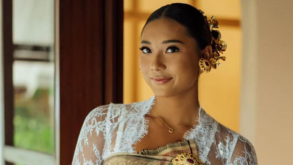 Potret Suri Jabrik, Keponakan Luna Maya Jalani Ritual Menek Kelih