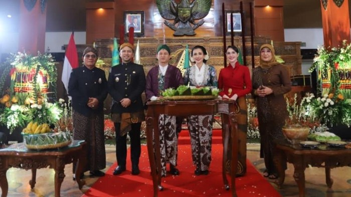 Wagub Jatim, Emil Elestianto Dardak, saat menghadiri Puncak Hari Jadi Trenggalek