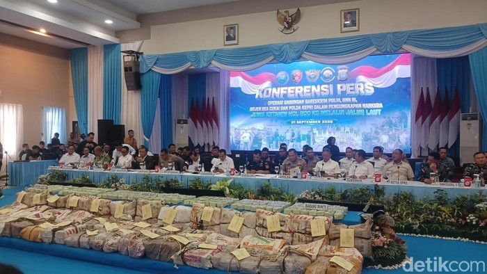 Tim gabungan menggagalkan penyeludupan 800 ketamine di perairan Anambas, Kepri.