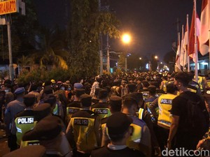 Diwarnai Beberapa Kali Kericuhan, Aksi di Simpang Jenderal Sudirman Bubar