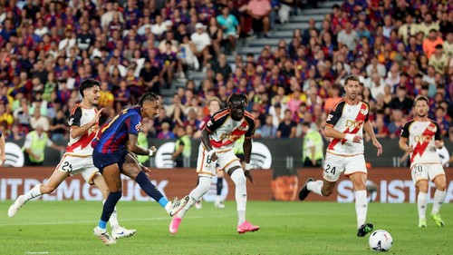 Soccer Football - LaLiga - FC Barcelona v Rayo Vallecano - Spotify Camp Nou, Barcelona, Spain - August 31, 2026 FC Barcelonas Raphinha scores their first goal REUTERS/Bruna Casas     TPX IMAGES OF THE DAY