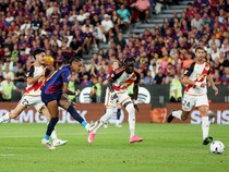 Barcelona Hancurkan Rayo Vallecano 5-2, Yamal-Raphinha Cetak Brace