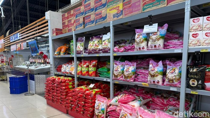Beras 5 Kg di ritel modern pembelian mulai dibatasi