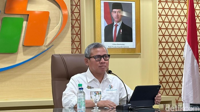 Deputi Bidang Statistik Distribusi dan Jasa BPS Ateng Hartono
