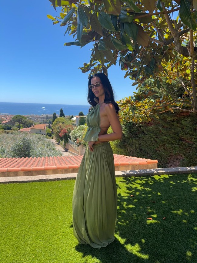 potret-istri-influencer-ollie-watkins-yang-nangis-saat-keluarga-pindah