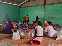 Cerita Warga di Karo Pilih Ngungsi gegara Takut Erupsi Susulan Gunung Sinabung