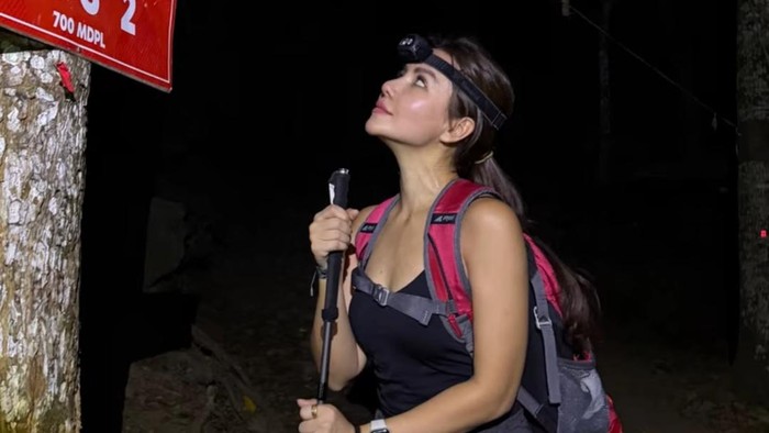 farahdiba ferreira