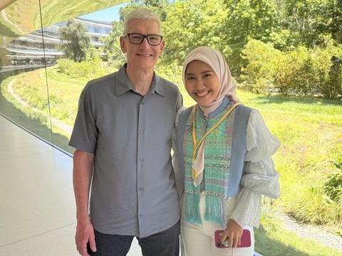 Fathia bertemu Tim Cook saat di Apple Park