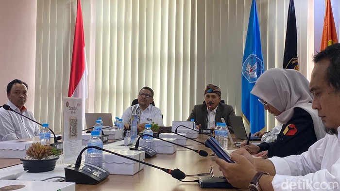 FGD tim kajian Parliamentary Threshold FISIP Universitas Brawijaya.
