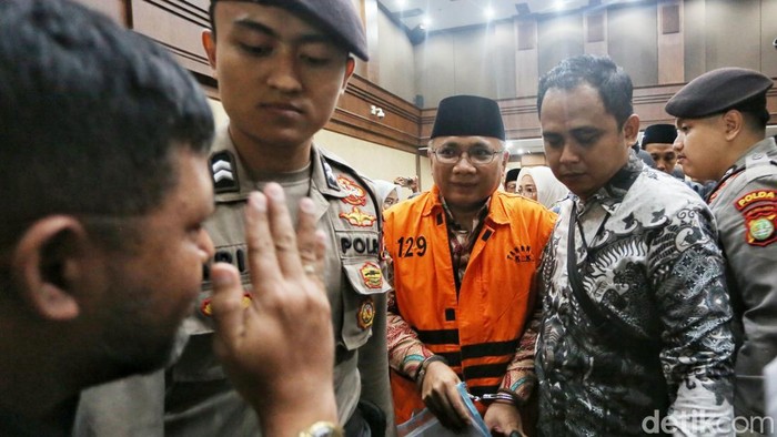 Sidang lanjutan kasus dugaan korupsi terkait pembagian kuota dan penyelenggaraan haji di Kementerian Agama tahun 2023-2024 kembali digelar di Pengadilan Tipikor, Jakarta, Selasa (1/9/2026). Terdakwa Yaqut Cholil Qoumas atau Gus Yaqut hadir dalam pers