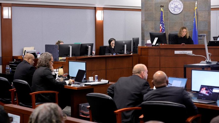 District Court Judge Carli Kierny reads jury instructions before closing arguments in the Duane Davis murder trial, related to the 1996 killing of rapper Tupac Shakur, in Clark County District Court at the Regional Justice Center in Las Vegas, Nevada, U.S., August 31, 2026.  Seated are Duane Davis, his attorney Michael Sanft, and Chief Deputy District Attorneys Marc DiGiacomo and Binu Palal. REUTERS/Steve Marcus/Pool