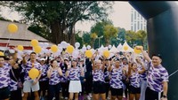 Hedi melepas peserta fun run. Foto: Instagram @hybirthdayrun