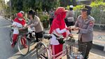 Rayakan HUT ke-78, Polwan Kediri Bagikan Sayuran Gratis ke Warga