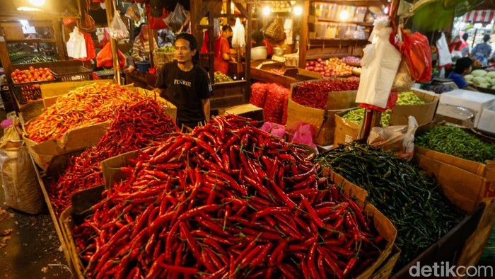 Inflasi Agustus 2026 tercatat sebesar 0,21 persen secara bulanan atau month-to-month (m-to-m). Kenaikan tersebut tercermin dari Indeks Harga Konsumen (IHK) yang meningkat dari 111,73 pada Juli menjadi 111,97 pada Agustus 2026.