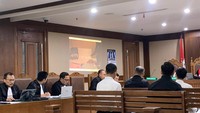 Jaksa KPK Tunjukkan Isi Safe House Lokasi Pejabat Bea Cukai Sembunyikan Rp 5 M