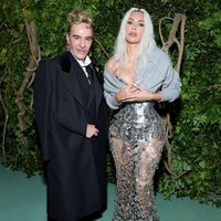 Dosa John Galliano Tak Termaafkan, Pamerannya di MET Gala 2027 Dibatalkan