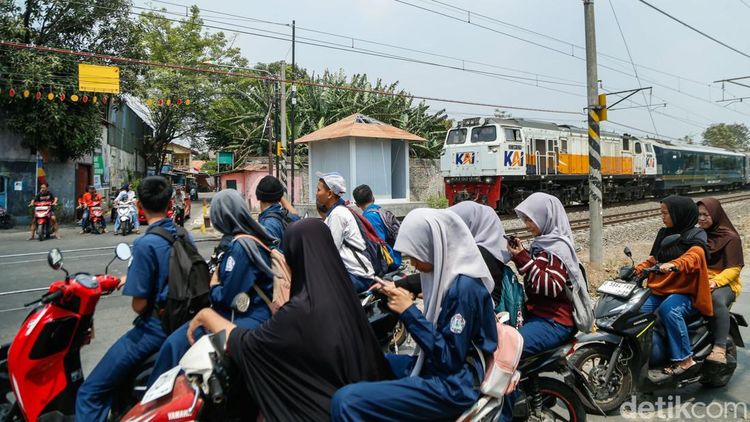 KAI Perkuat Keselamatan Perlintasan Sebidang