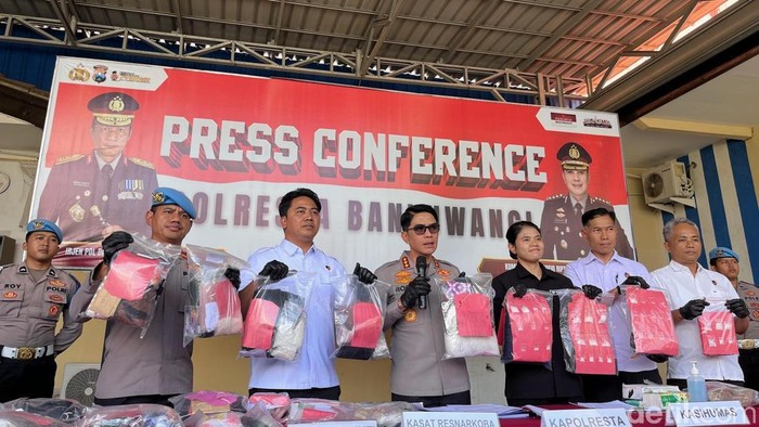 Konferensi Pers hasil tangkapan sabu dan Okerbaya di Polresta Banyuwangi