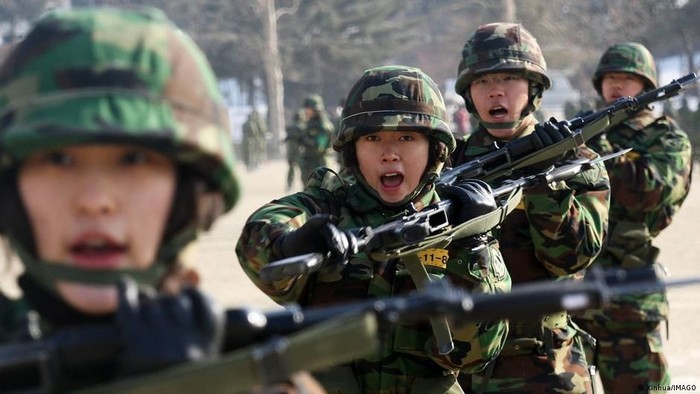 Korsel Pertimbangkan Wajib Militer untuk Perempuan
