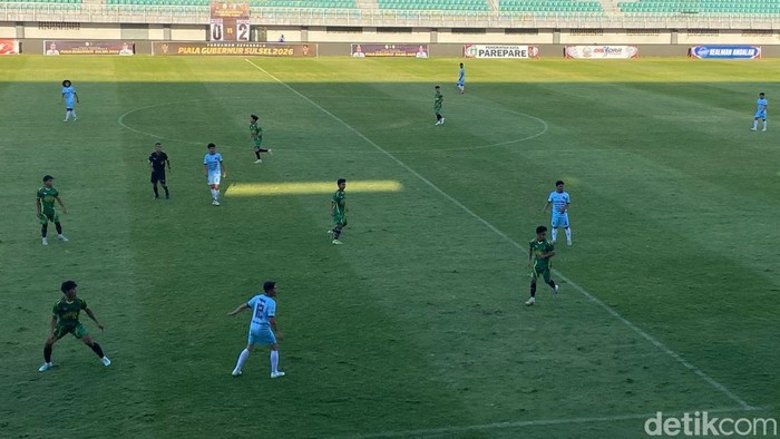 Laga Piala Gubernur Sulsel 2026 Zona Tengah antara Sidrap Vs Pinrang di Stadion Gelora BJ Habibie.