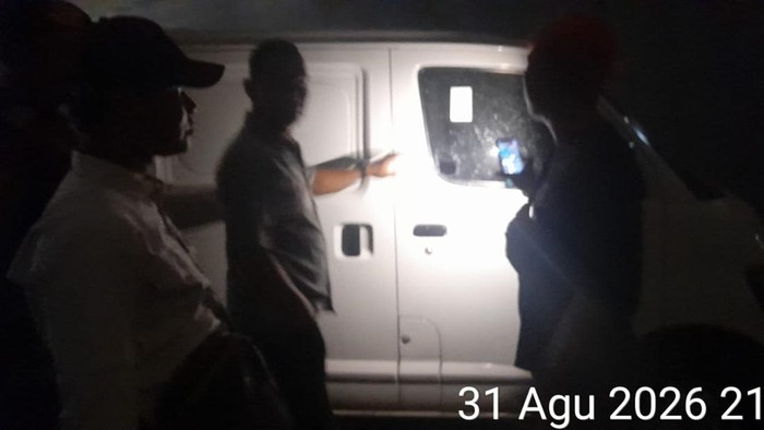 Maling modus pecah kaca mobil beraksi di Depok.
