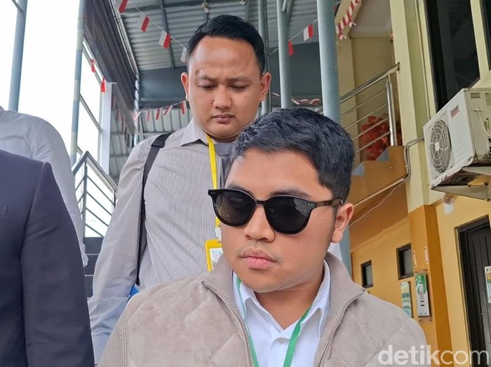 Muhammad Zidan hadiri seding cerai, tanpa Raisya Bawazier.