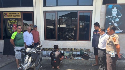 Pelaku pencurian aki truk meringkuk di Mapolsek Dawan, Klungkung, Bali, Selasa (1/9/2026). (Dok. Polsek Dawan).