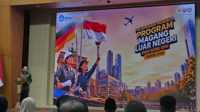 Pelepasan peserta program magang luar negeri bagi guru SMK 2026 di Kemendikdasmen (1/9/2026).