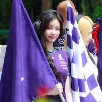 Visual Unreal Pharita BABYMONSTER di Acara Adidas F1, Akrab dengan Pembalap