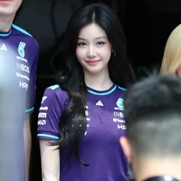 Acara ini merupakan rangkaian kolaborasi antara Adidas Singapura dan Mercedes-AMG Petronas F1 Team. Dalam kesempatan itu, Pharita dan personelnya ikut serta dalam sesi Hot Laps hingga fan meeting, menyapa para Monstiez. Foto: dok. X