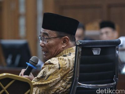 Potret Muhadjir Effendy Saat Bersaksi di Sidang Korupsi Kuota Haji