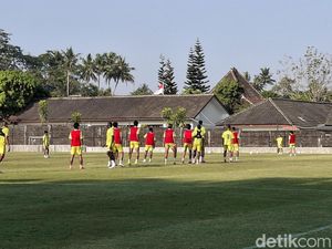 Huistra Pede PSS Bisa Repotkan Tuan Rumah Persebaya