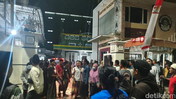 Ratusan santri di salah satu Ponpes Sidoarjo diduga keracunan santap menu MBG
